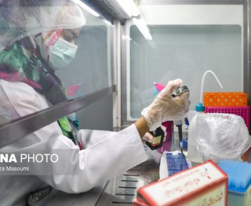 بازدید اصحاب رسانه از خط تولید واکسن نورا