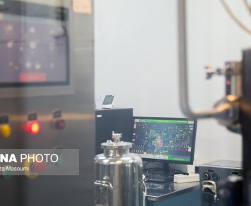 بازدید اصحاب رسانه از خط تولید واکسن نورا